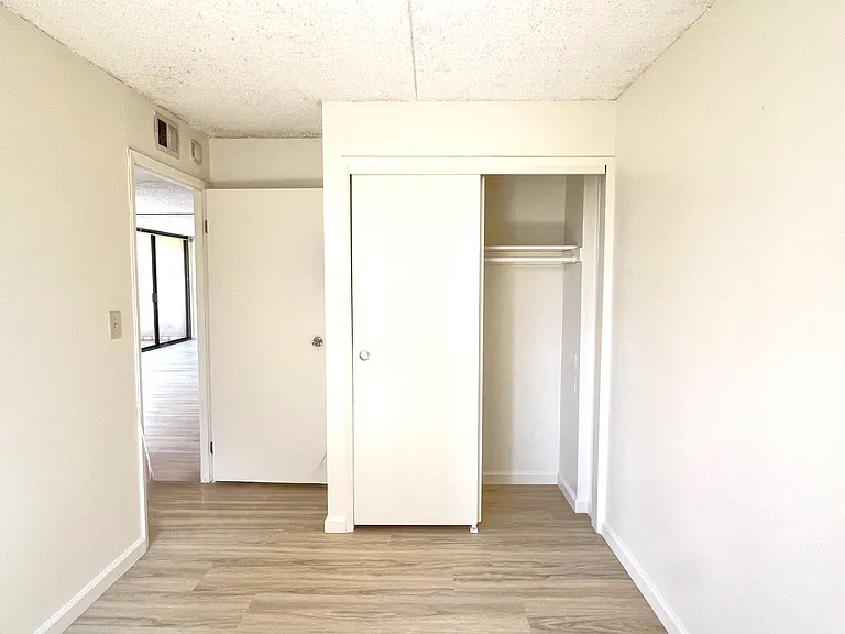 411 Hobron Ln #814 — Photo 14