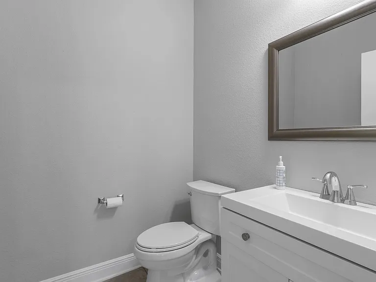 2136 Mulberry Dr — Photo 7
