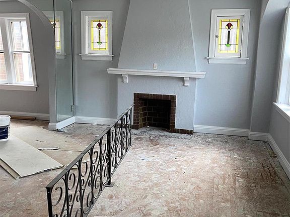 2nd image of 4006 Marcus Ave