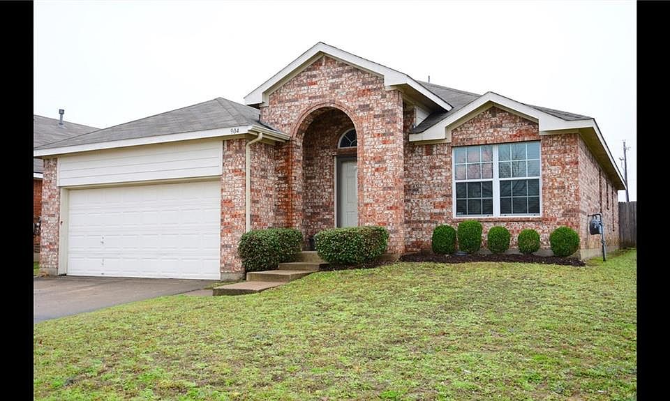 1st image of 904 Plumeria Dr