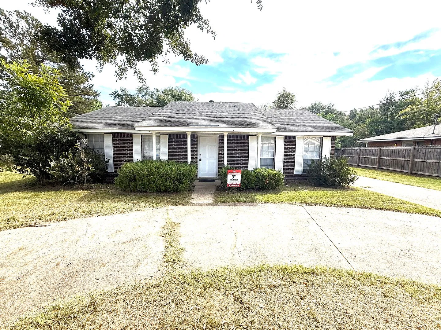 3 bed, 2.0 bath, 1162 sqft, $1,050 — Photo 1
