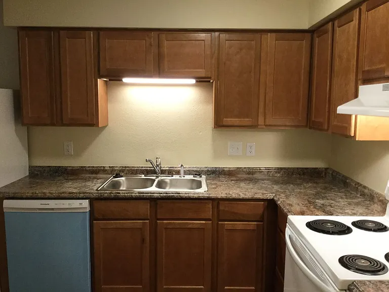 407 Judy St — Photo 12