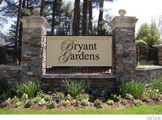 13 Bryant Cres APT 2I, White Plains, NY 10605