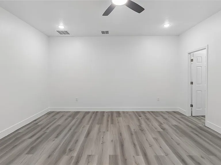 1449 Kathleen Rd — Photo 12