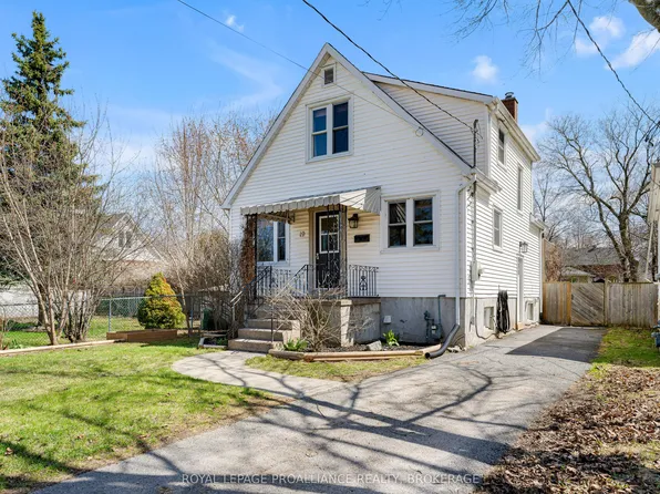 19 Westdale Ave, Kingston, ON K7L 4S1