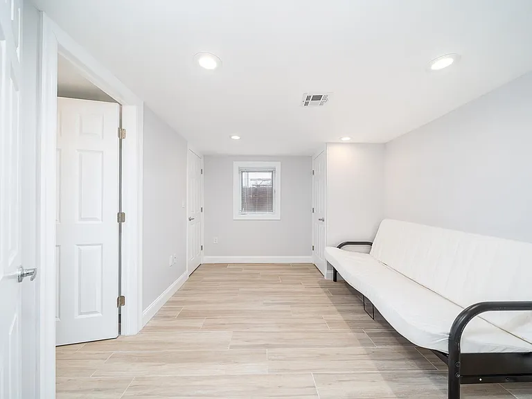 25 Helen St #1 — Photo 6