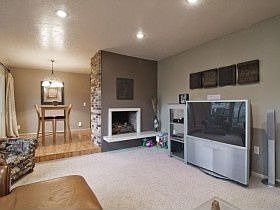 4th image of 1283 E Darby Cir