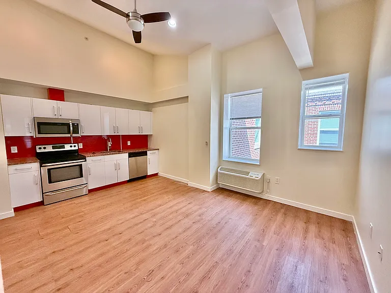 241-55 S 49th St #411 — Photo 3