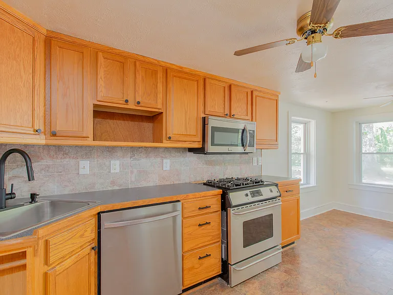 1291 Lockland Ter #B — Photo 10
