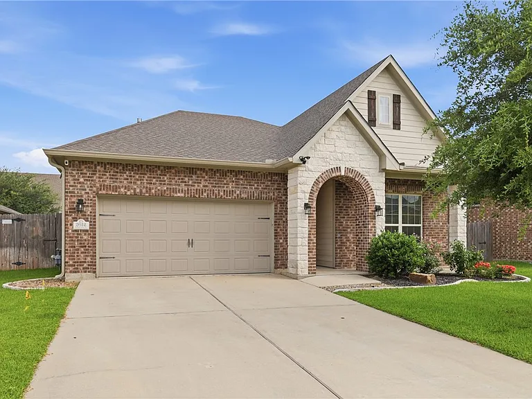 2612 Kinnersley Ct — Photo 2