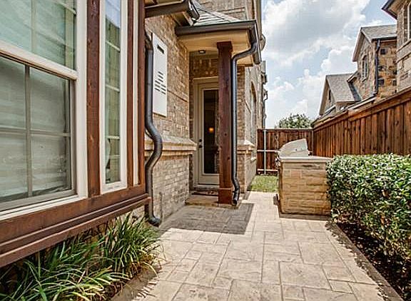 3rd image of 3724 Bur Oak Dr