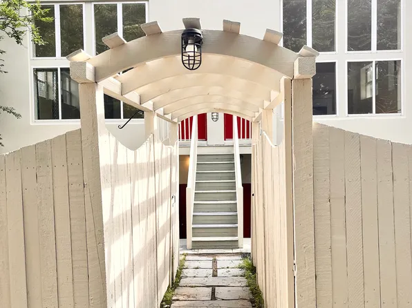 287 Saint John St #2, New Haven, CT 06511