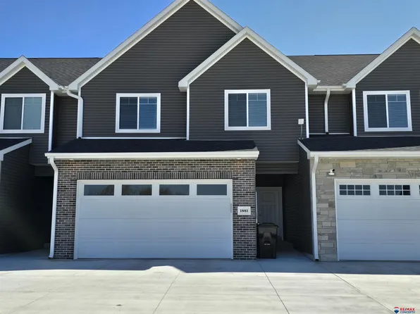 1881 Titan Pl, Hickman, NE 68372