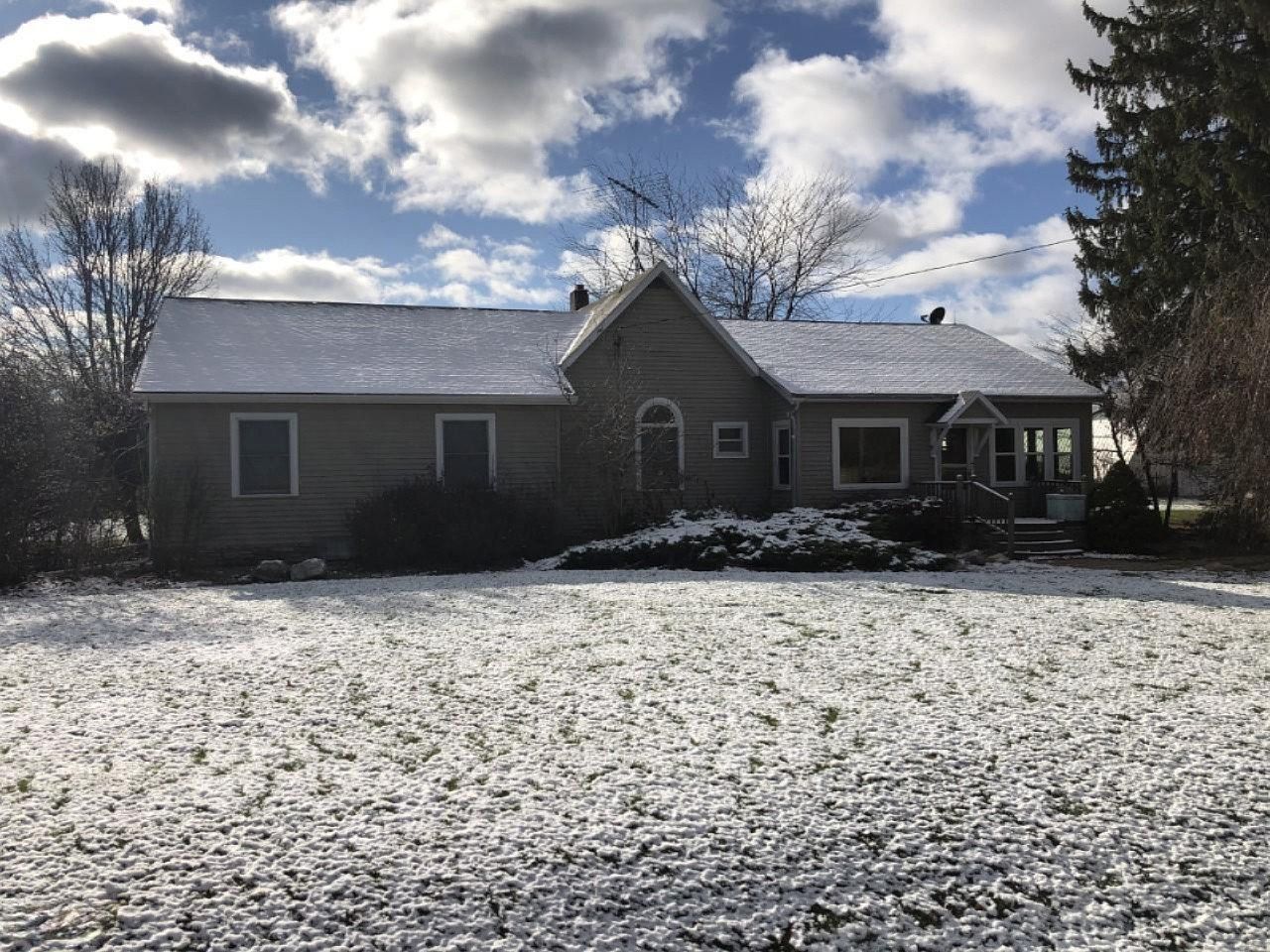 4719 W Lake Montcalm Rd, Six Lakes, MI 48886 Zillow