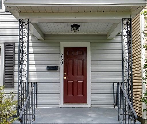 3rd image of 730 E Gladstone Ave