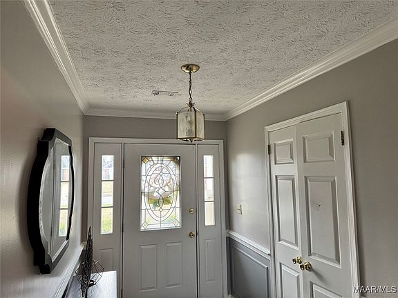 2nd image of 5906 Balmoral Rd