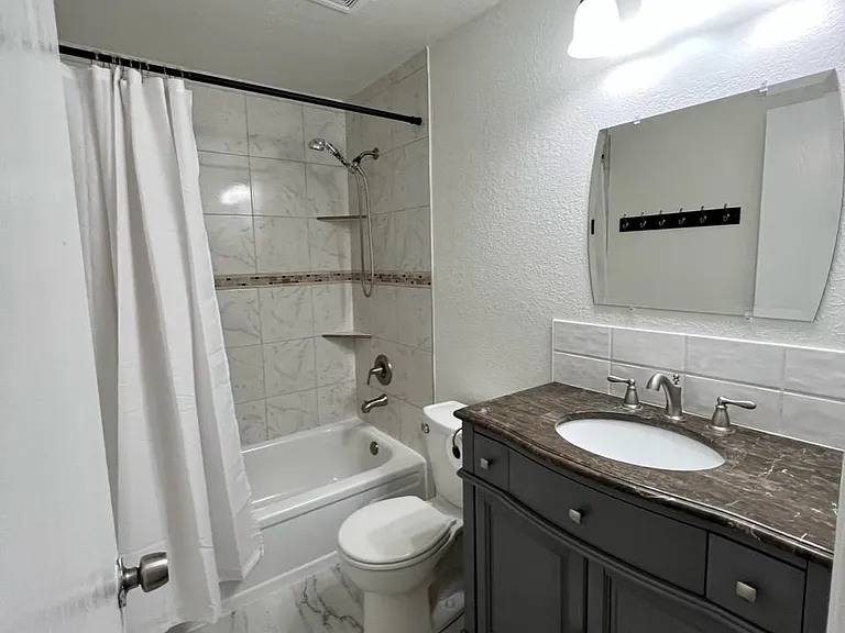 394 S Harlan Pl — Photo 14