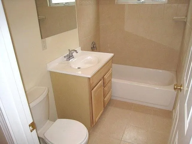 overview- bathroom (unfurnished)
