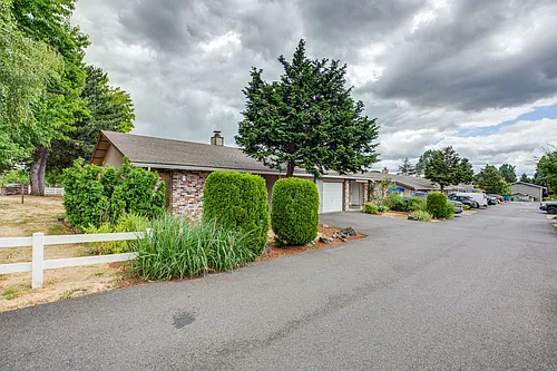 NE34 Duplexes Photo 1