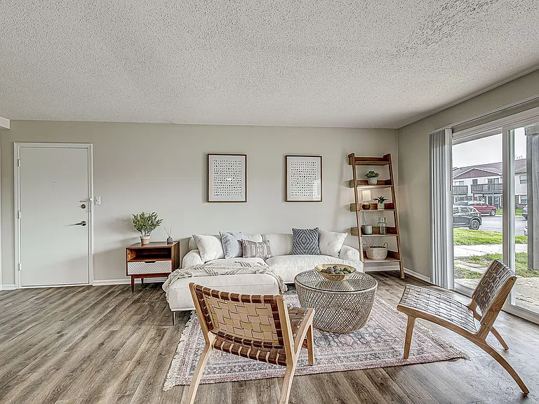 Stonehedge Apartments — Photo 6