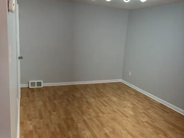 8852 Hargrave St, Philadelphia, PA 19152