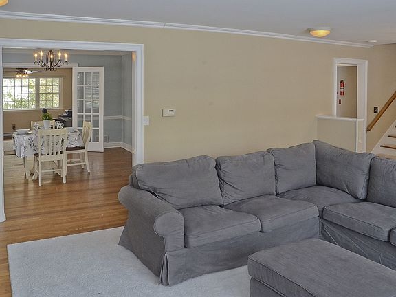 Living to Dining Rm