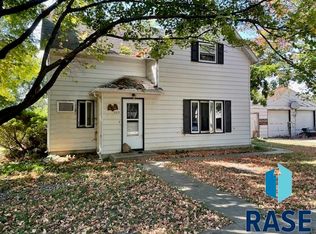 605 S Maple St, Inwood, IA 51240