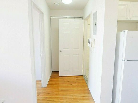 4th image of 94 E 4th St APT 704
