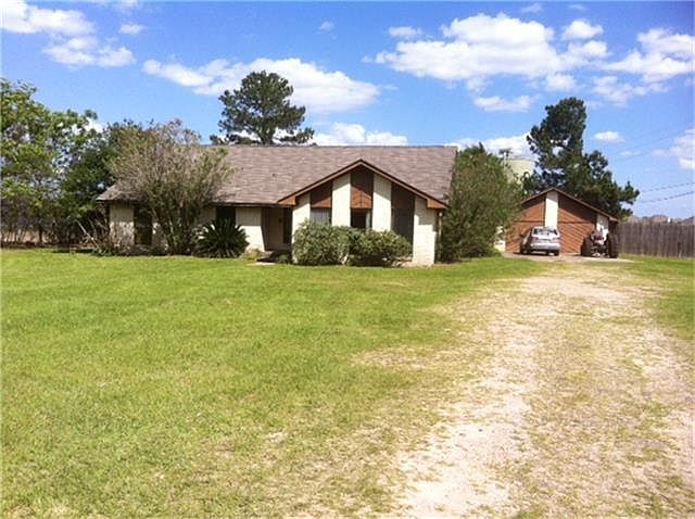 Please make an appointment to see this home and incredible property today!