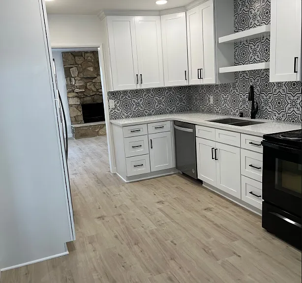 7600 Goddard Ave — Photo 5