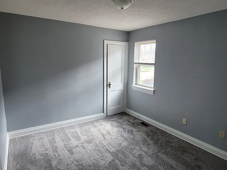 814 W 34th St — Photo 14