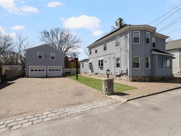 34 Byron St, Cranston, RI 02920