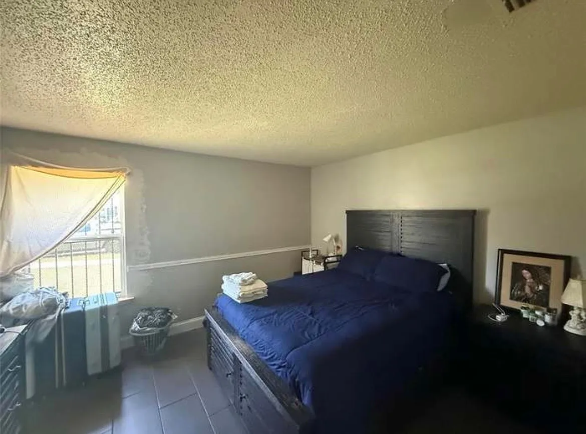 3 bed, 983 sqft, $1,850 — Photo 4