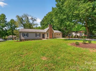 1711 Piney Rd, Hickory, NC 28602