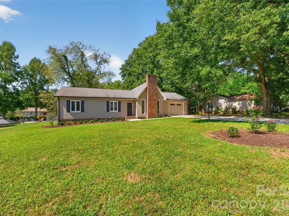 1711 Piney Rd, Hickory, NC 28602