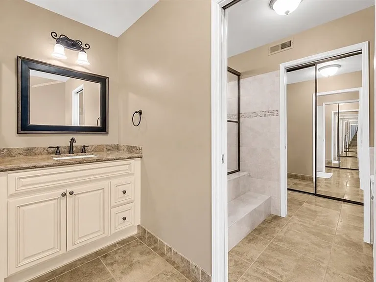 1625 S Grenoble Ave — Photo 15