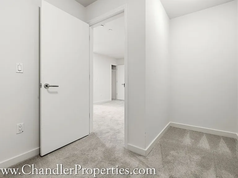 55 Trumbull St — Photo 11