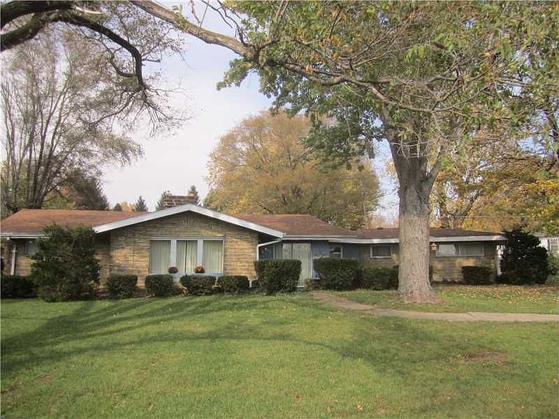 1st image of 601 W 9th St