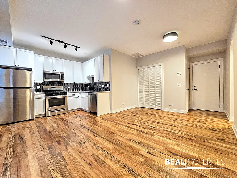 656 W Wrightwood — Photo 6