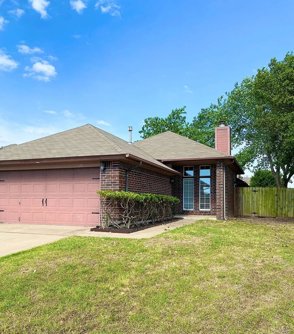 Beautiful 3 bed 2 bath home in Moore — Photo 2
