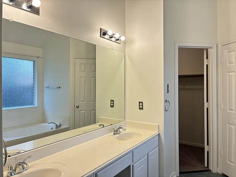 8910 Aber Trail Ct — Photo 16