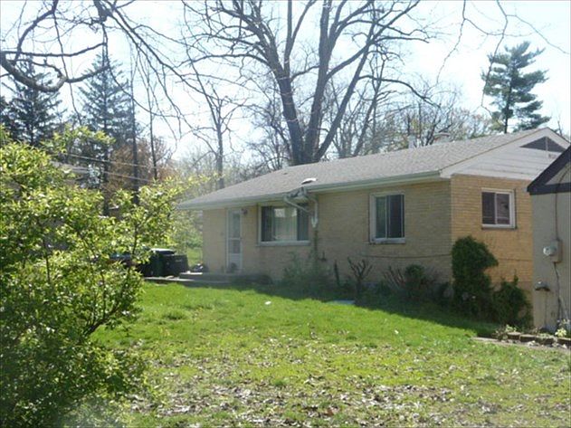 2nd image of 2533 Kipling Ave
