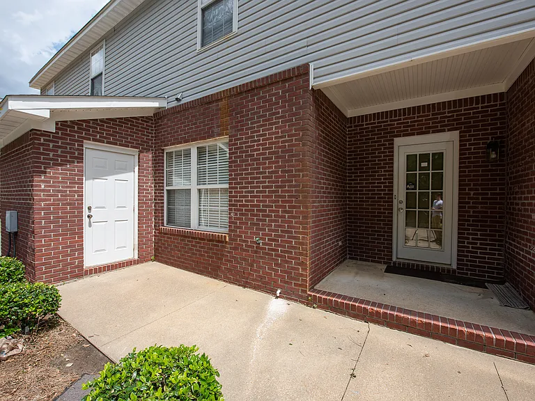 1432 S Donahue Dr #B — Photo 3