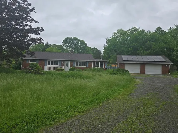 2515 Willowhurst Cir, New Castle, PA 16101