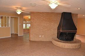 2nd image of 5507 Lake Jackson St