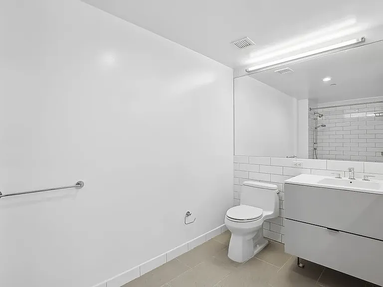 400 W 113th St #1506 — Photo 13