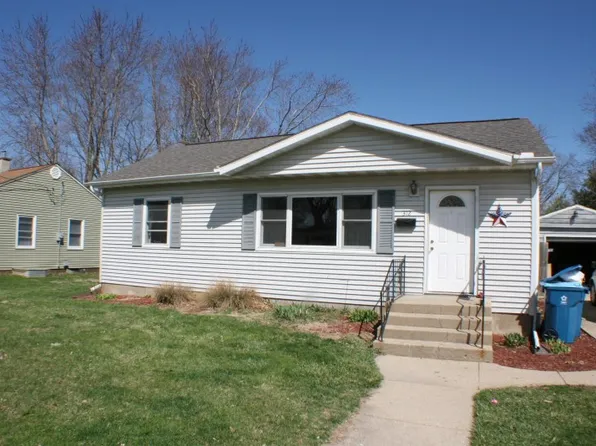 312 4th St, De Witt, IA 52742