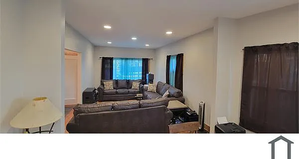 889 Fuller Ave