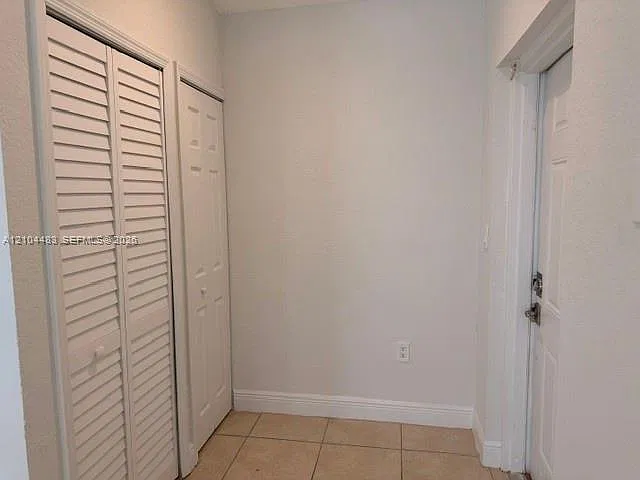 Cutler Lakes Condo — Photo 4