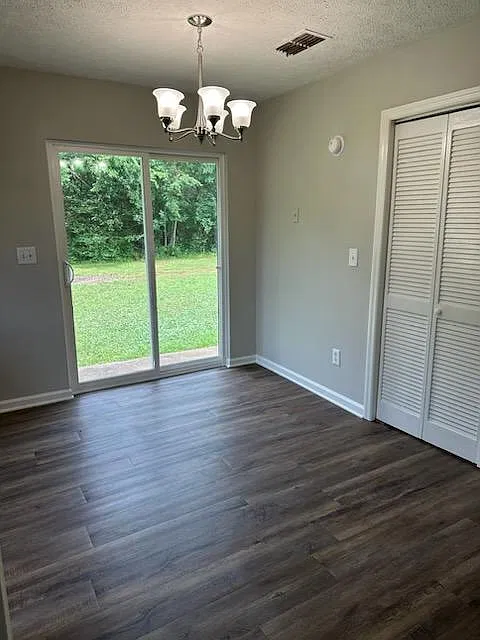 3 bed, 1217 sqft, $1,600 — Photo 4